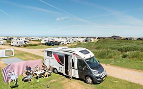 Ferienhaus First Camp Strand Camping